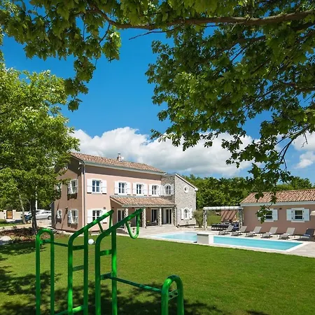 Cordula Villa *
