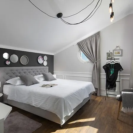 Cordula Villa *